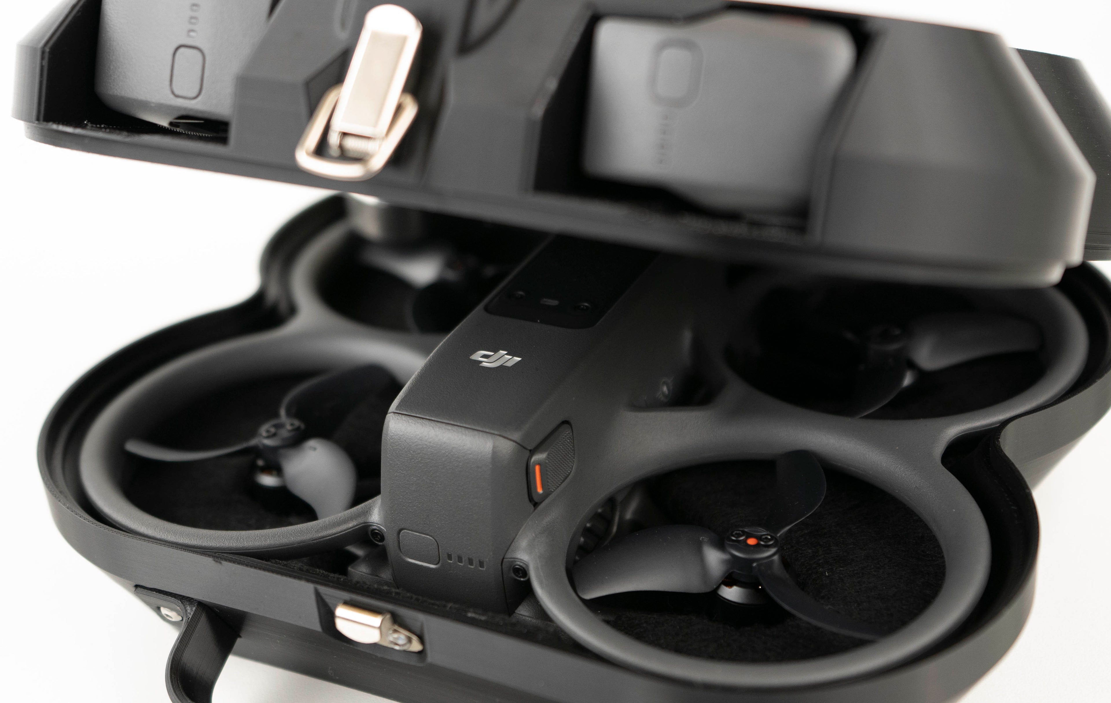 DJI Avata 2 mit Batterien Drohnenkoffer